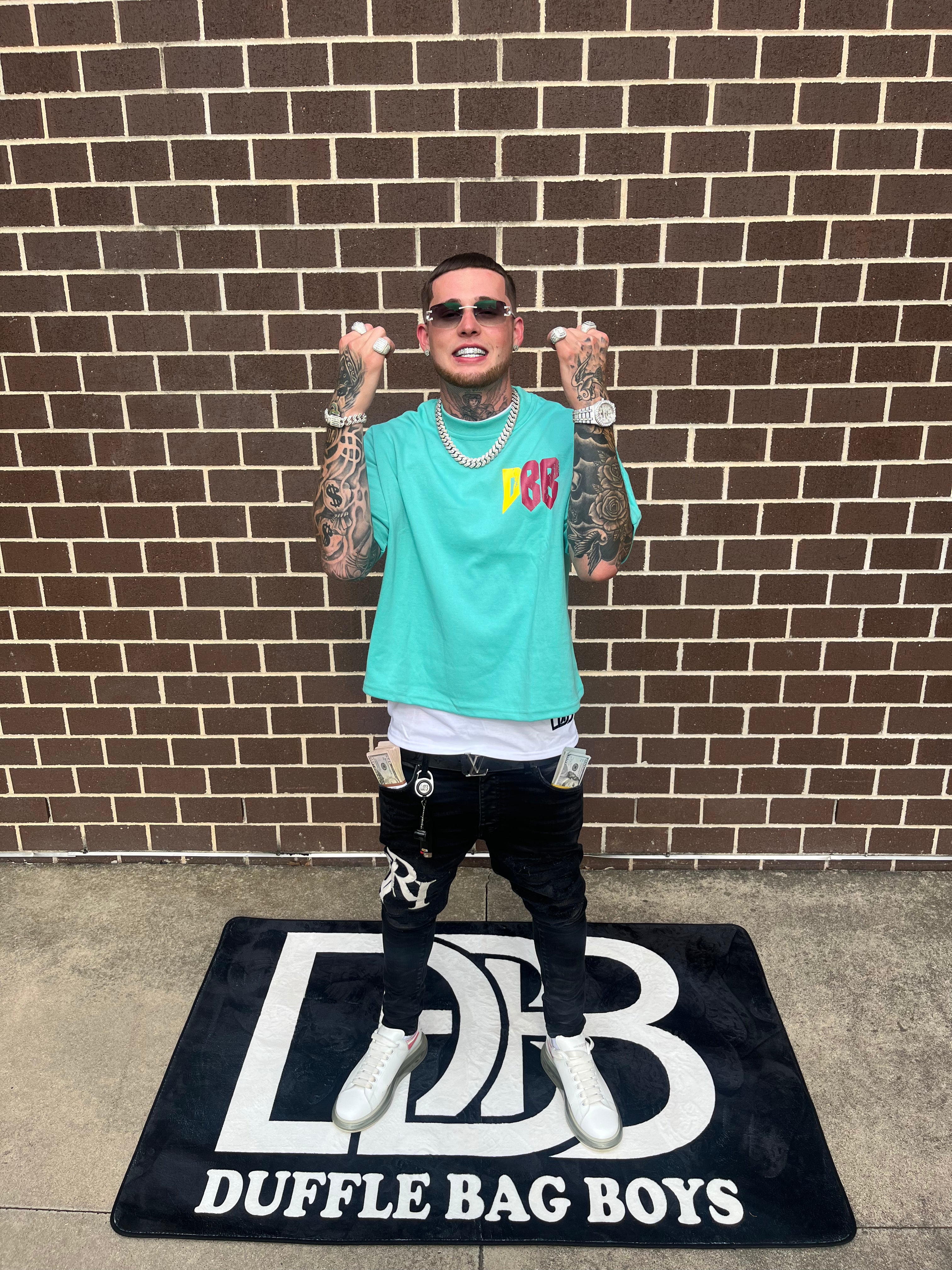 CASH ONLY CROPPED TEE